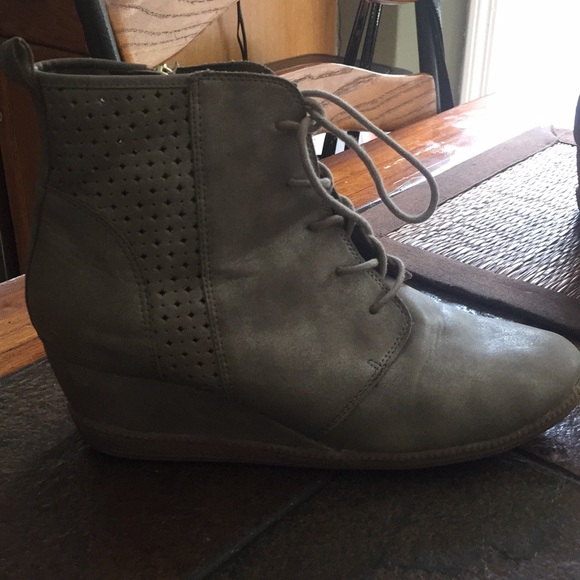 Booties🌺 - Picture 3 of 5